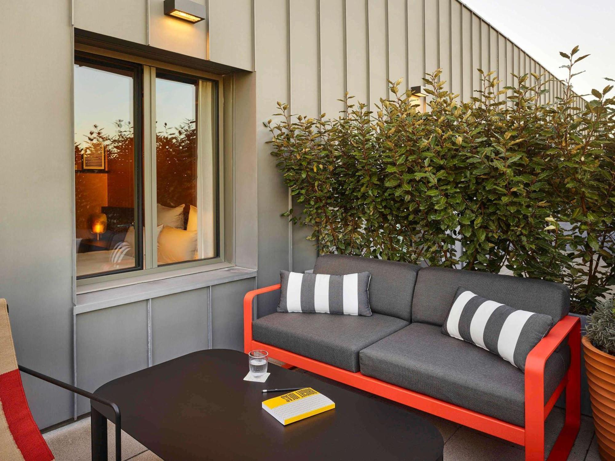 Tribe Paris Saint Ouen Hotel Exterior photo